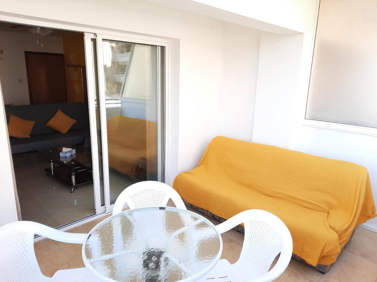 Large Apt 2 Bedrooms Sea View & 2 Balconies Larnaca Buitenkant foto