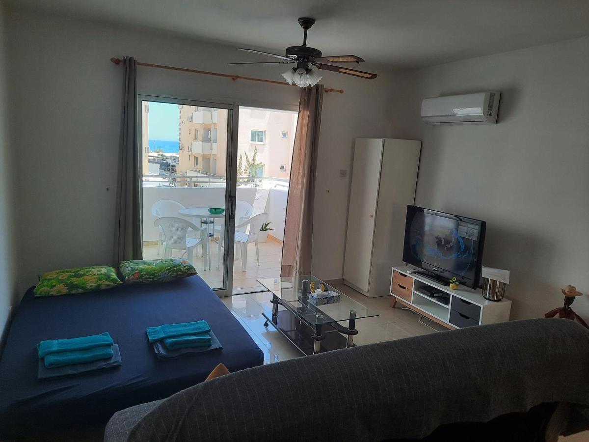 Large Apt 2 Bedrooms Sea View & 2 Balconies Larnaca Buitenkant foto